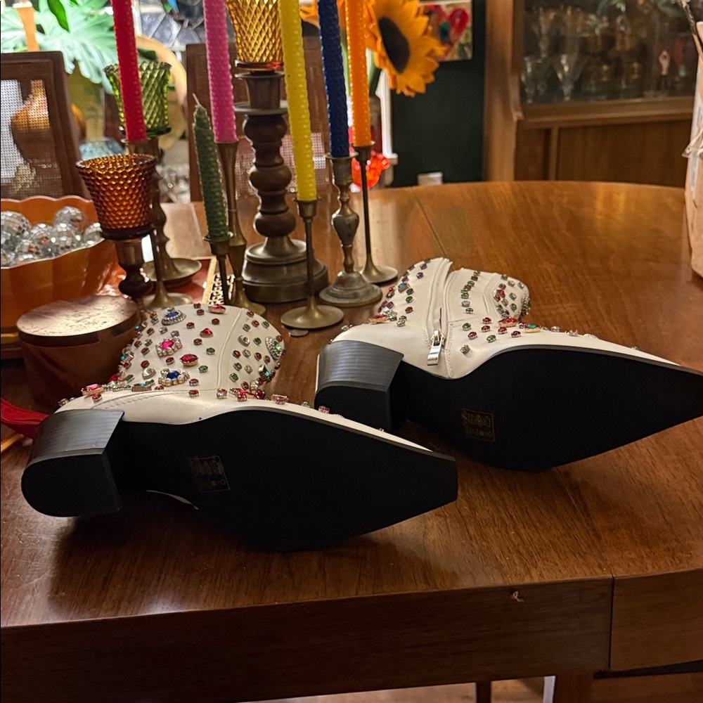 Azalea Wang SPRINKLES-WHITE WESTERN BOOTIE - Picture 4 of 4